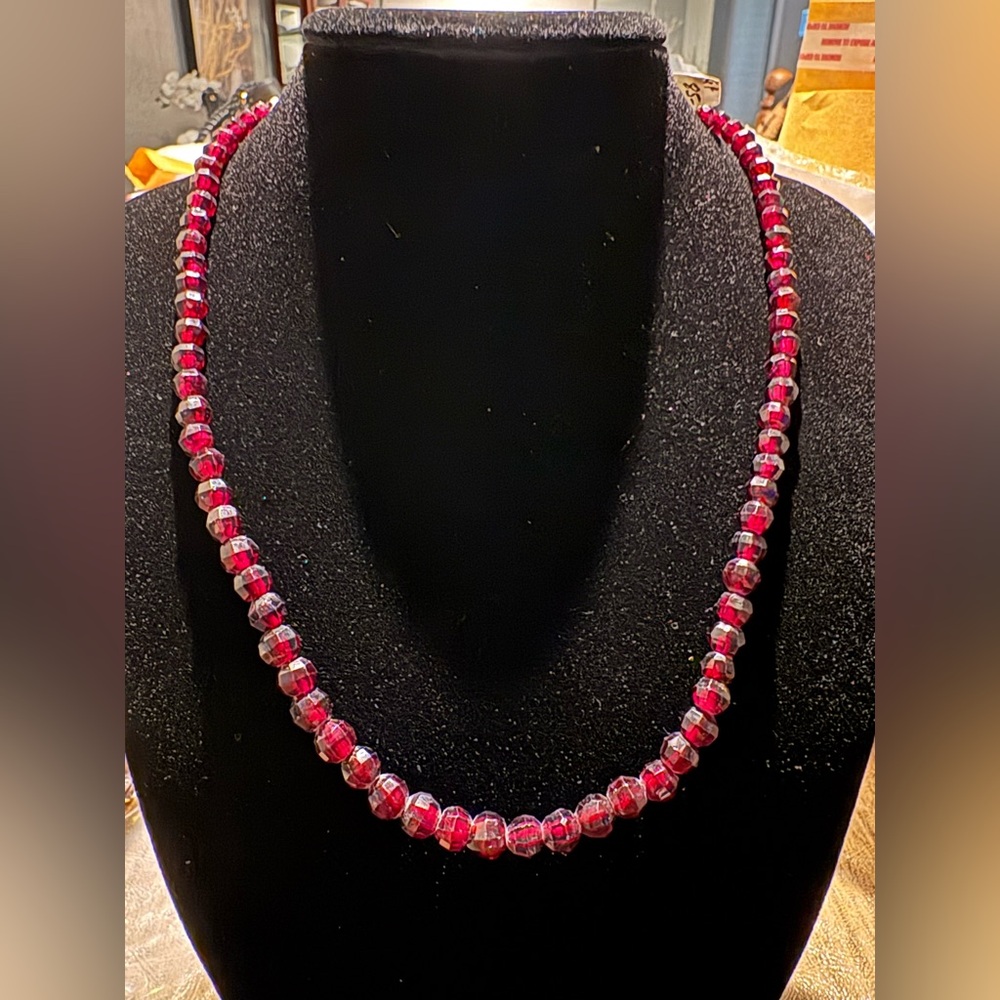 Vintage style garnet red beaded necklace